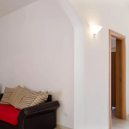 Holiday home Misia Con Piscina A 350 Mt Dalla Specchiarica Di