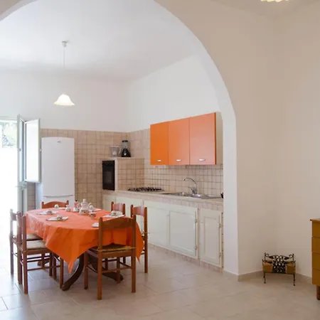 Misia Con Piscina A 350 Mt Dalla Specchiarica Di Holiday home