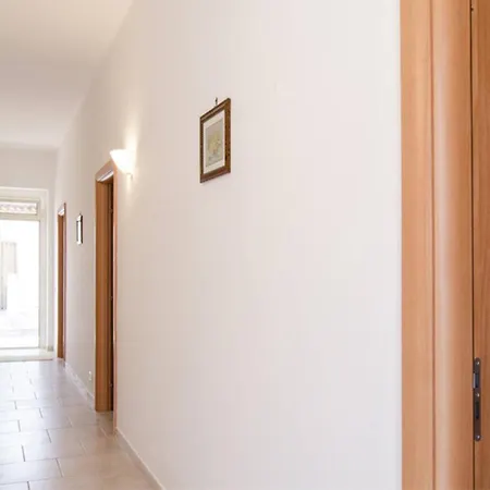 Misia Con Piscina A 350 Mt Dalla Specchiarica Di Holiday home
